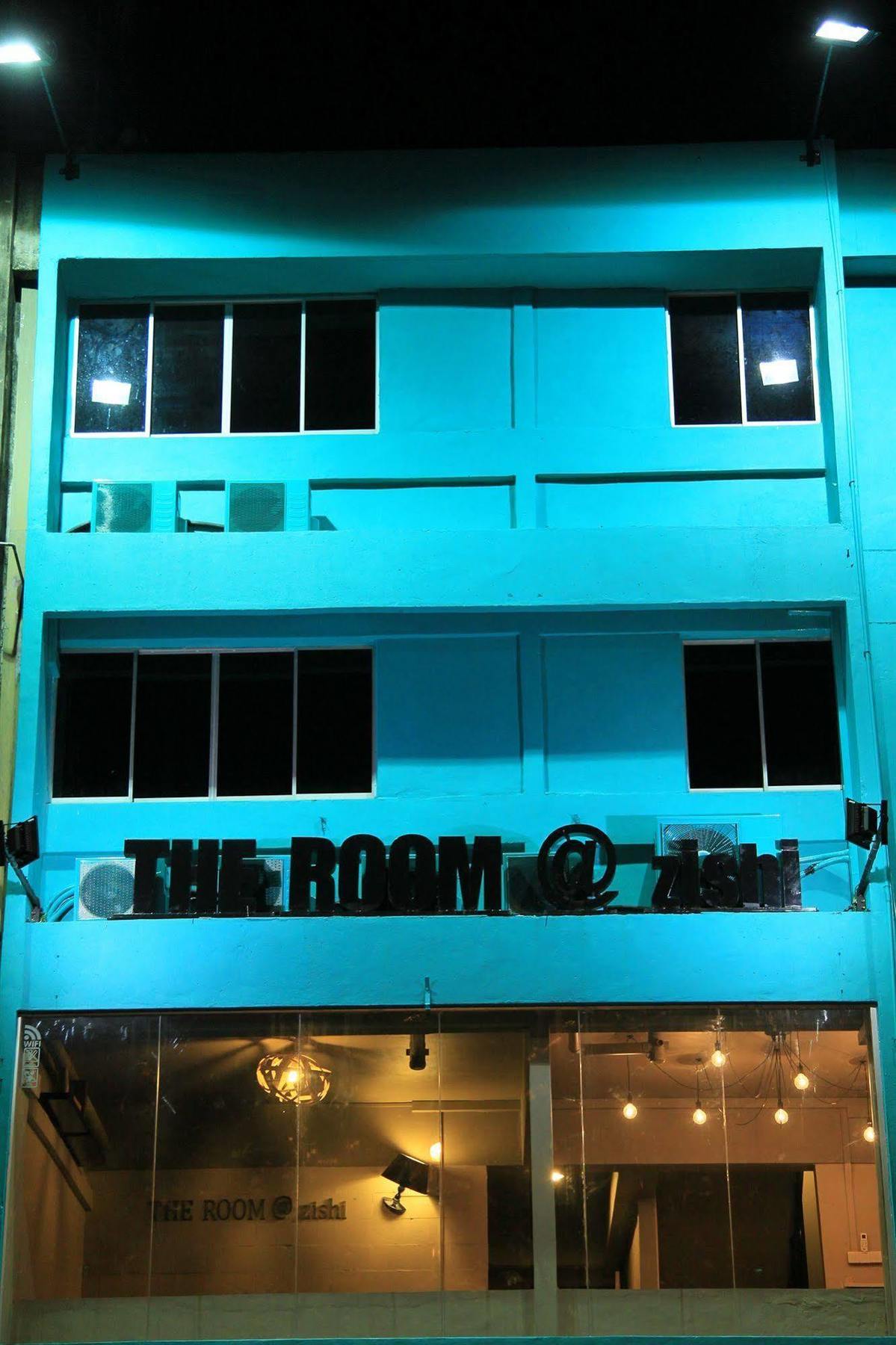The Room @ Zishi Kota Bharu Extérieur photo