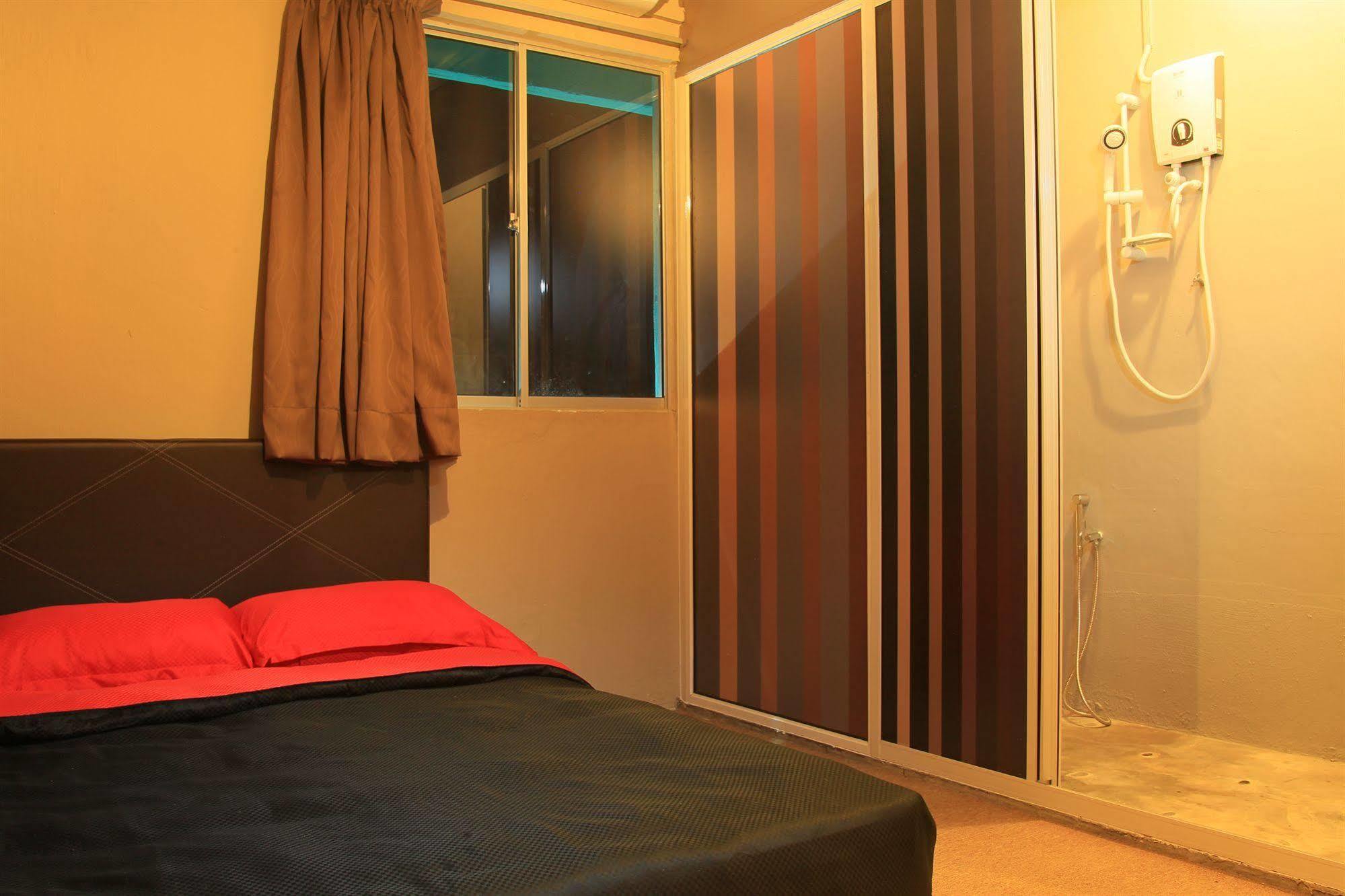 The Room @ Zishi Kota Bharu Extérieur photo